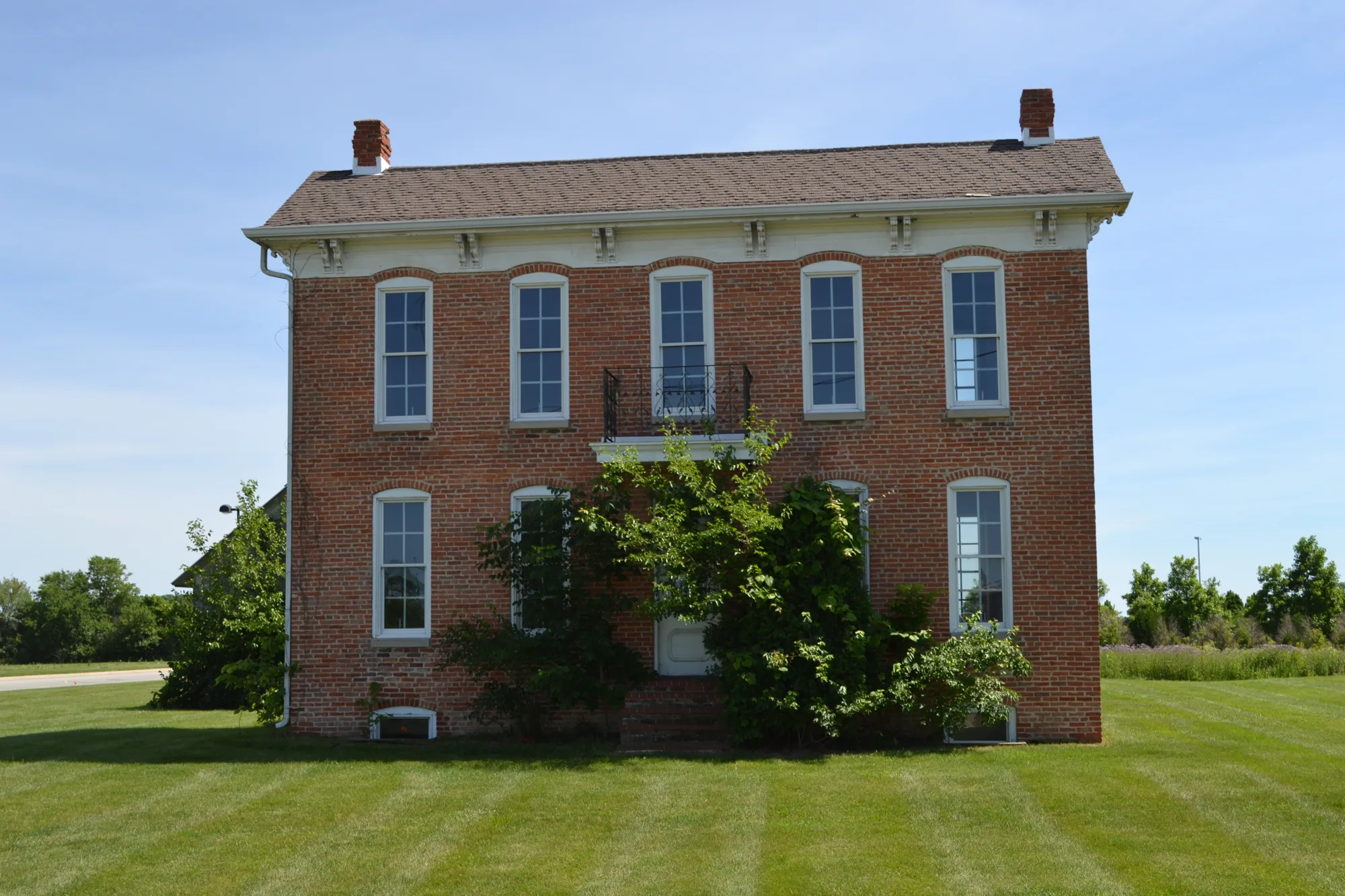 Commercial buildings near Fishers, IN